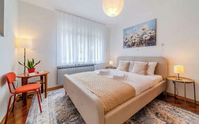 Family Friendly Apartment With Parking