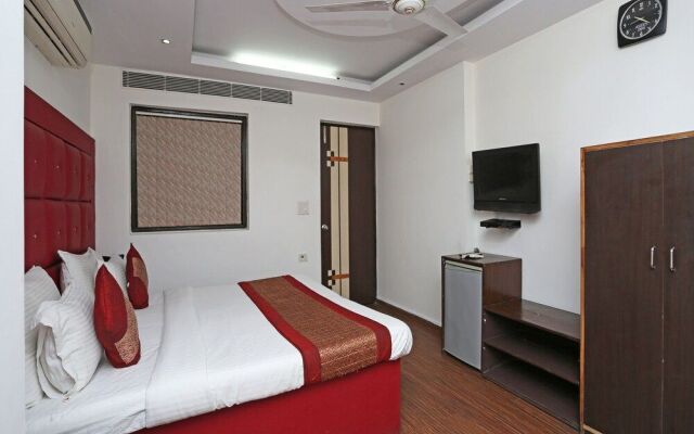 OYO 526 Hotel Asees Inn