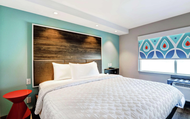 TRU BY Hilton Edmonton Windermere