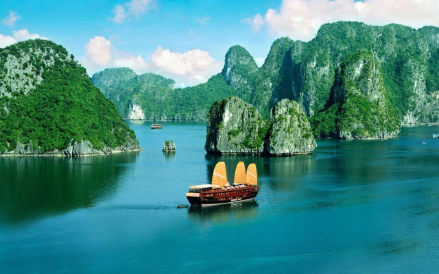 Hanoi House Hostel & Travel