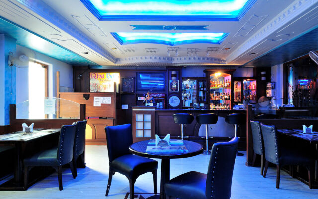 Hotel Maharaja Residency