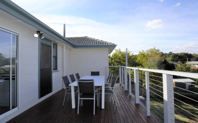 46 Banjo Patterson Crescent
