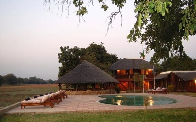 Three Cities Mushroom Lodge & Presidential House