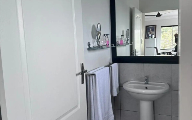 14 on Braemar Studio Apartment