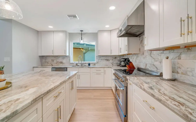 Sarasota Waterfront Pool Home With Dock