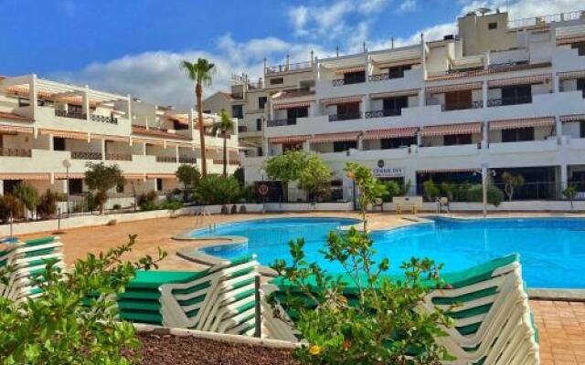 Victoria Court - 1 bed pool & sea view