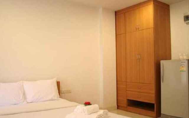 Sena House Paholyothin 30