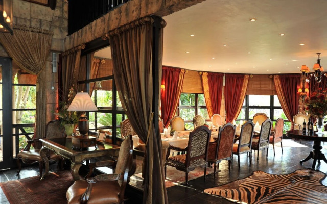 Summerfield Luxury Resort & Botanical Garden