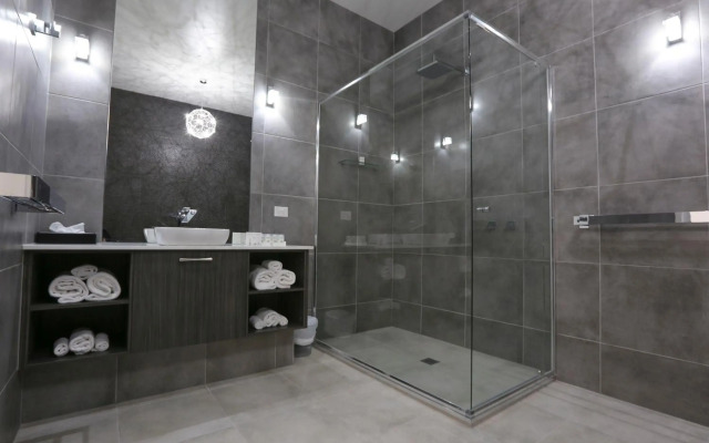 Indulge Apartments CBD