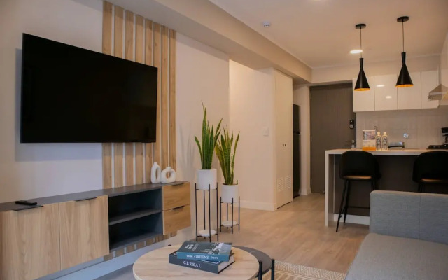 w Impressive 1BR w Balcony in Miraflores