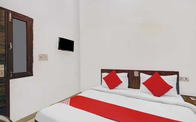 Oyo 81119 Hotel Prince