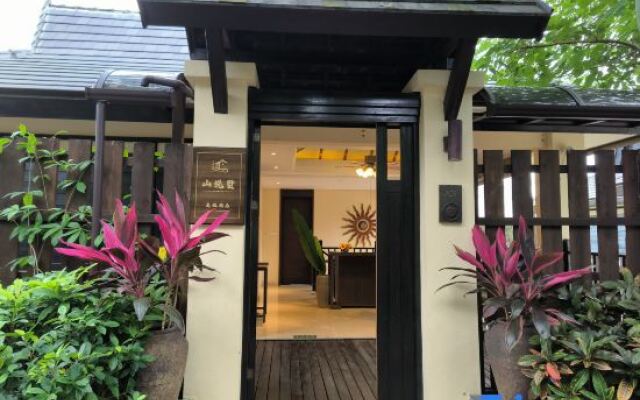 Xishuangbanna Jinghong Mountain Villa Resort