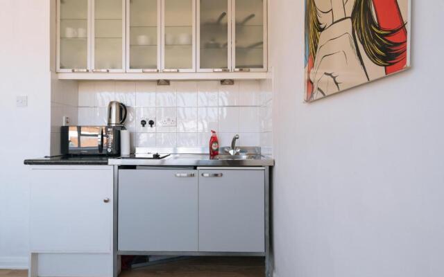 Modern Studio Flat. Central London. Zone 1.