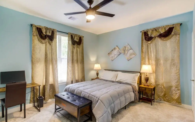 Chic Texas Abode w/ Patio & Fenced-in Yard!