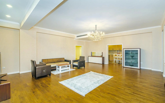 VIP Apartment in Buta palace 703