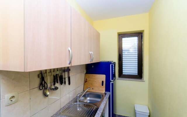Apartments Lemes - Comfort One Bedroom Apartment With Garden View