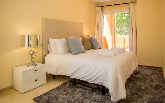 Luxurious and Spacious, 3 bedroom apartment ZA16