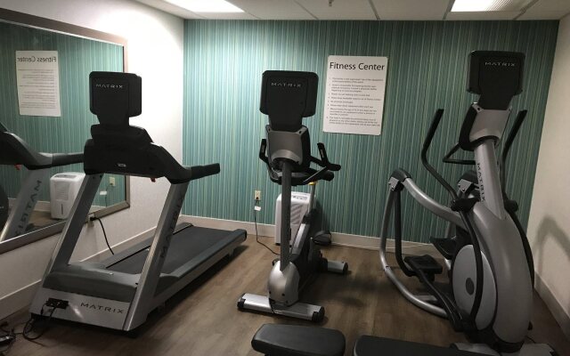 Holiday Inn Express & Suites Maryville by IHG