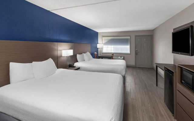 Angel Inn Near IMAX, a Travelodge by Wyndham