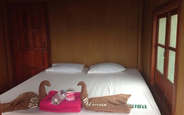 Saichol Floating Resort