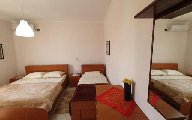 Ilir Guest House 1