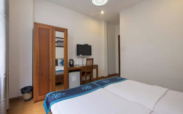 Blue River Hotel