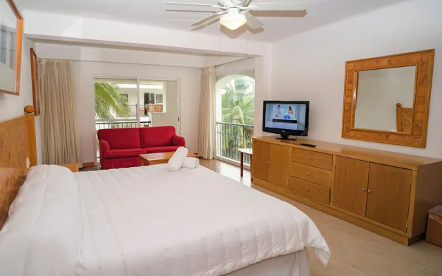 Oceanfront Condo at Voted Best Cancun Sandy Beach