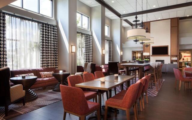 Hampton Inn & Suites Columbus-Easton Area