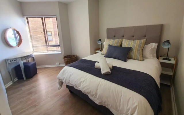 Beacon Wharf , George Hay 3 Holiday Accommodation
