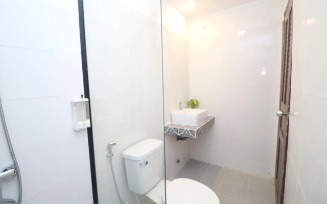 Grand Elevation Hotel