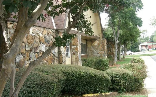 The Economy Inn - Wesley Chapel