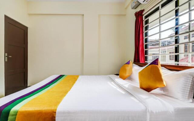 Itsy Hotels Rain Tulsi Stayz, Palarivattom Junction