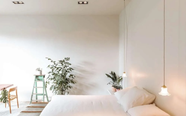Chambre d'Amis by Alix