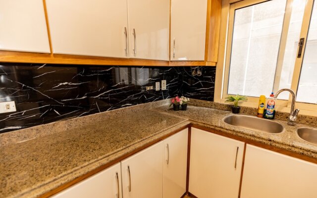 Oak Orchid Opulent 2 BR Apartment with Walk-in Closet