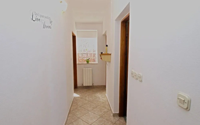 Apartments Mihatović