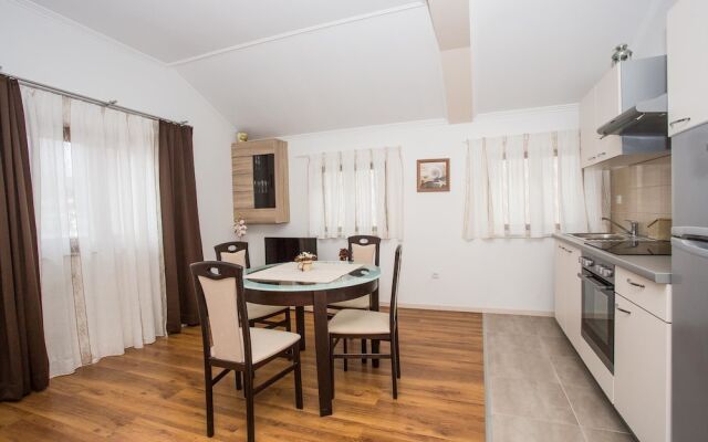 Apartments Vladimir 2835 / One Bedroom A4