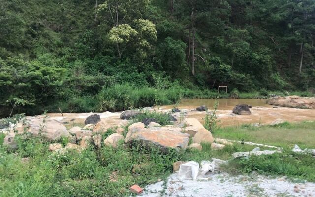Ankroet Camp Da Lat