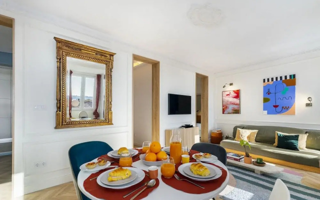 Historic Centre Modern Masterpiece W River Views