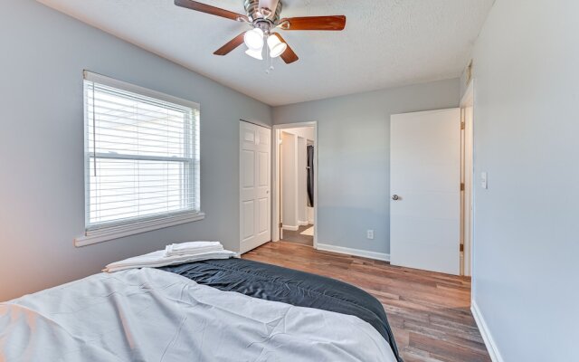 7 Mi to Louisville: Family-friendly Jefferson Home