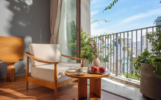 Vernal hotel & Apartment office