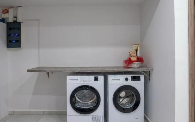 New Pagrati Studio Modern & Cozy