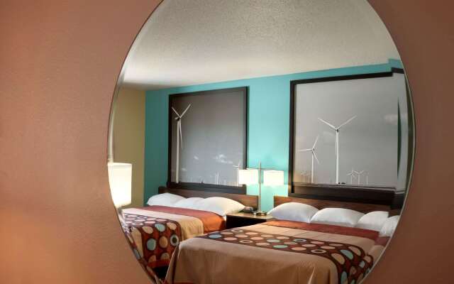 Super 8 by Wyndham Peoria East