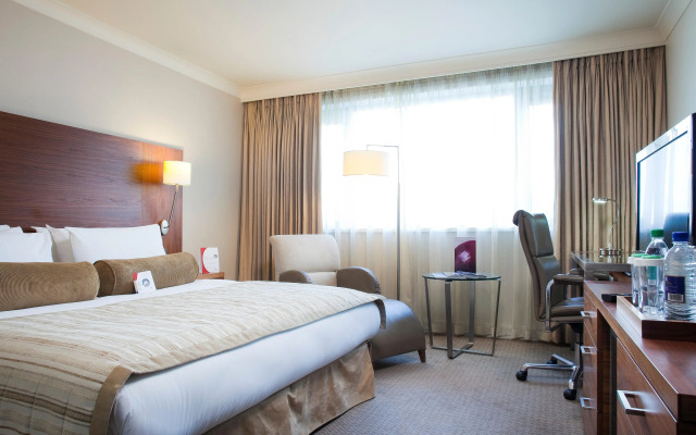 Crowne Plaza Manchester Airport by IHG