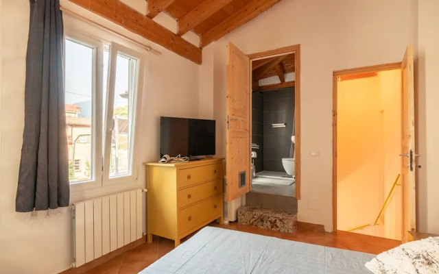 Aperol in Iseo With 1 Bedrooms and 1 Bathrooms