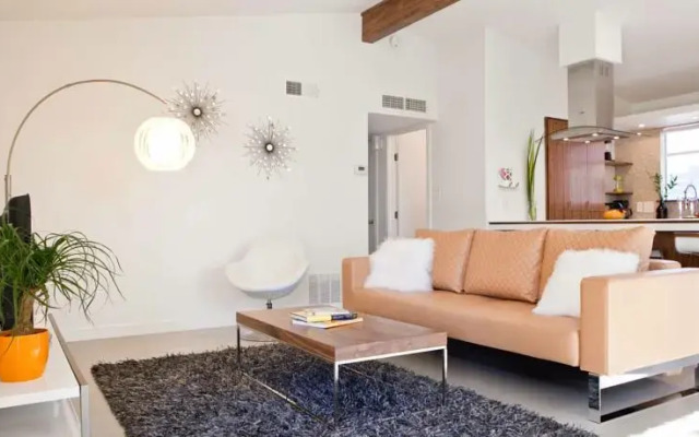 Travis Heights Modern III