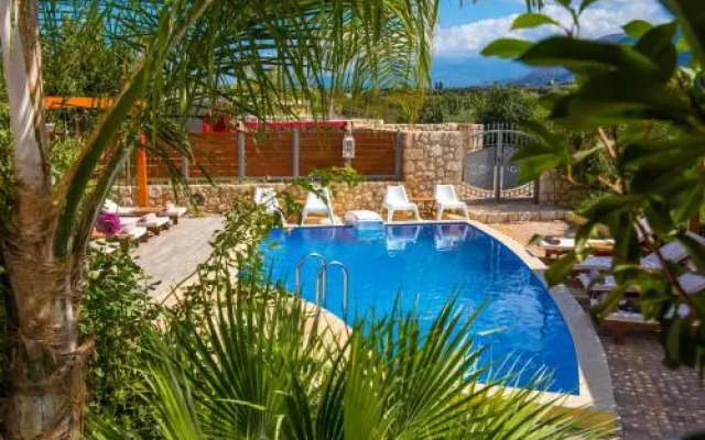 Sunshine Villa with Private Pool