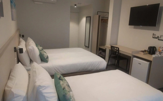 Nightcap at Kawana Waters Hotel