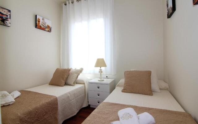 Classbedroom Fira Business Apartment