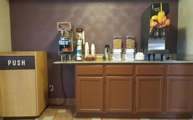 Americas Best Value Inn - Cameron