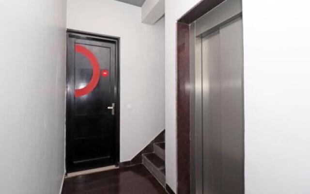 OYO 20032 SilverKey Medanta